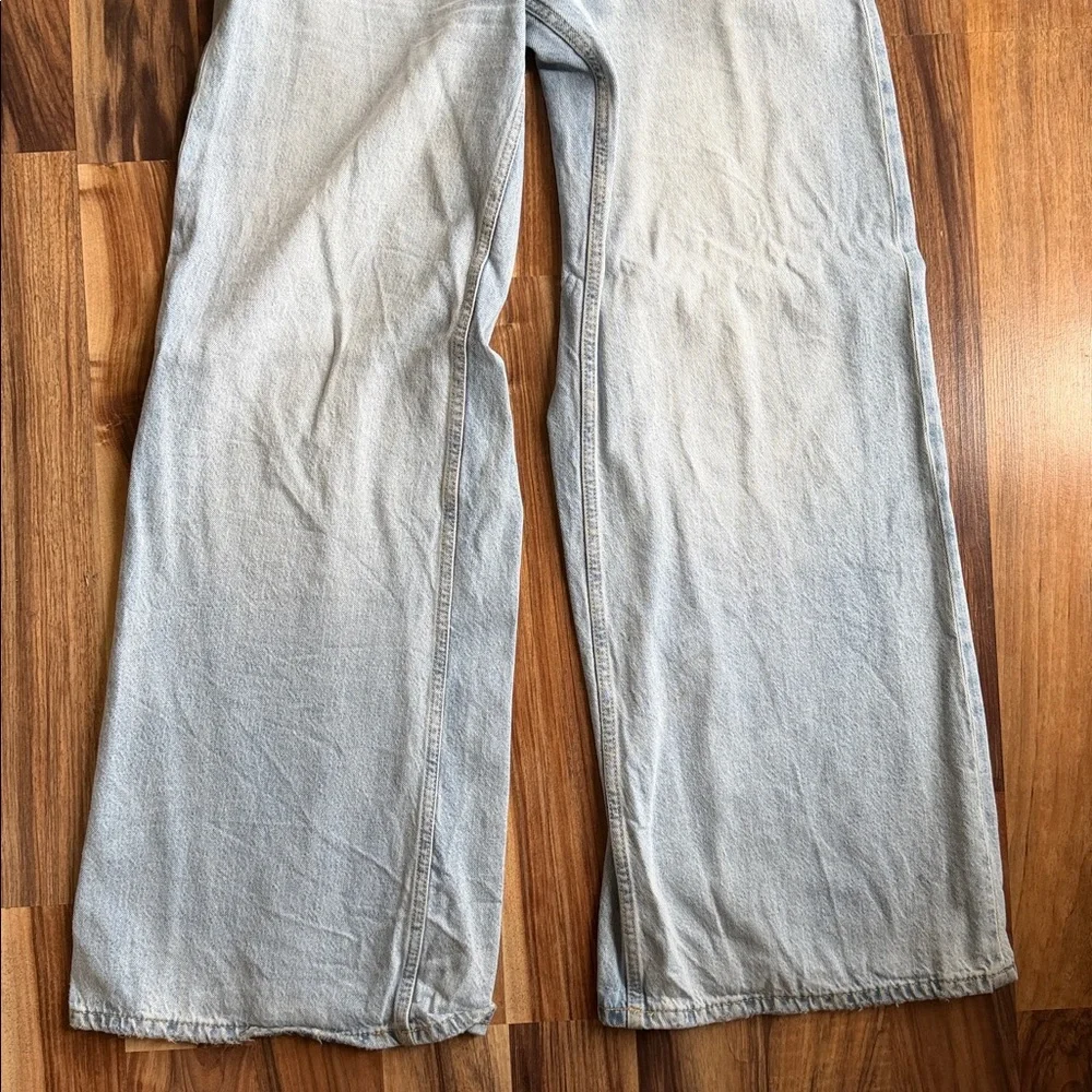 Light Wash High Rise Super Wide-Leg Women's Jeans - Picture 4 of 5